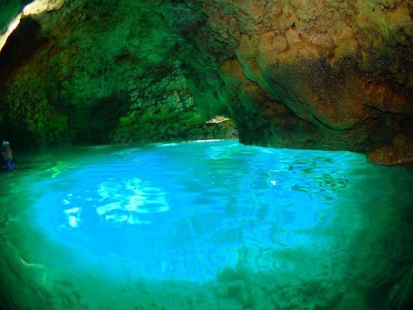 沖縄青の洞窟の輝き