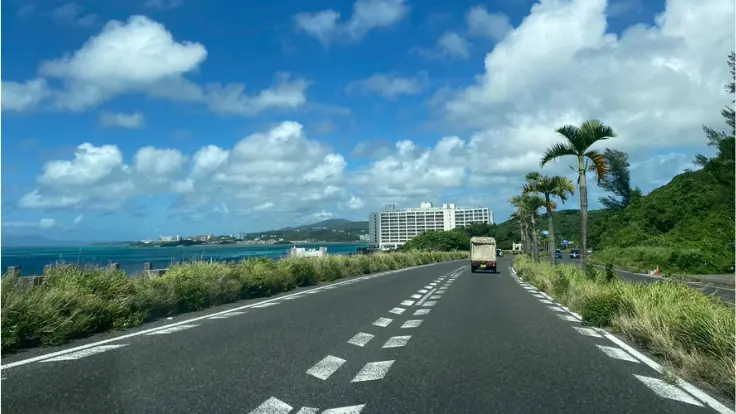 おんなの駅までの海が見える道のり